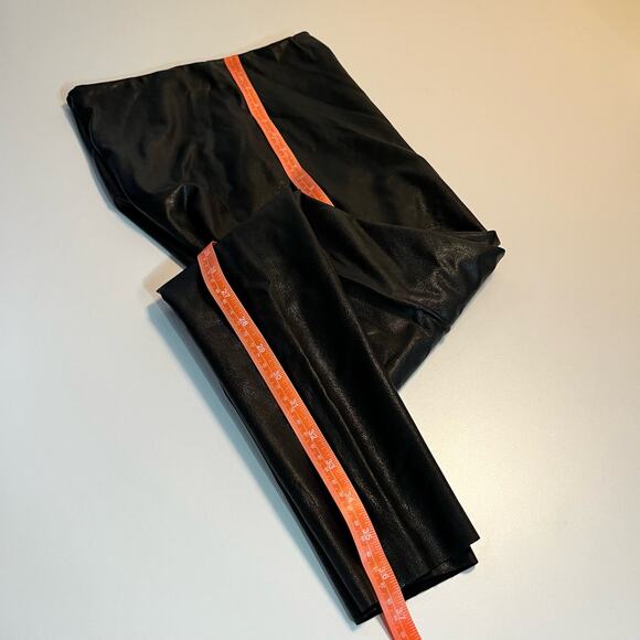 Commando Leggings Size Medium Faux Leather High Waist Raw Hem - Picture 11 of 12